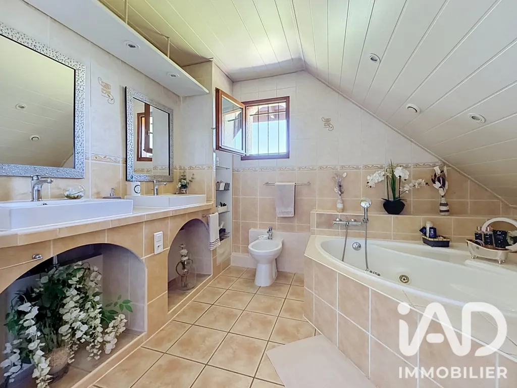 Bagni - Detached House with Pool in Reignier-Ésery