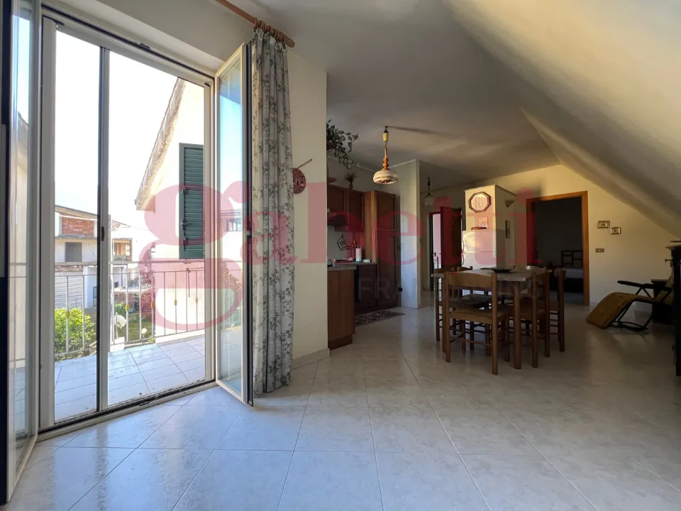 Salle à manger - Mansard Apartment with Terraces in Telese Terme