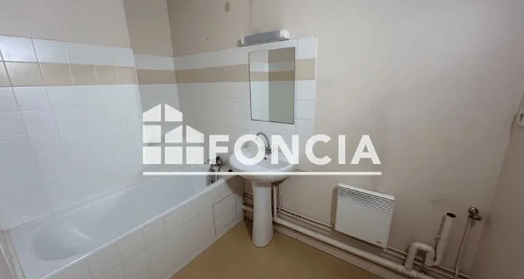 Vannitoad - Spacious Studio with Security in Limoges