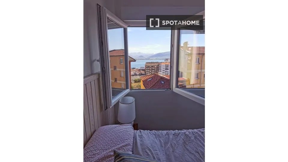 Bedrooms - 2-Bedroom Apartment with Terrace in Santander