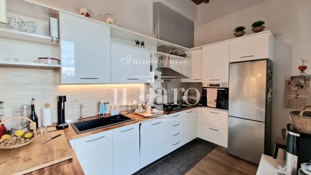 Cuisine - Panoramic Apartment with Balcony in Signa