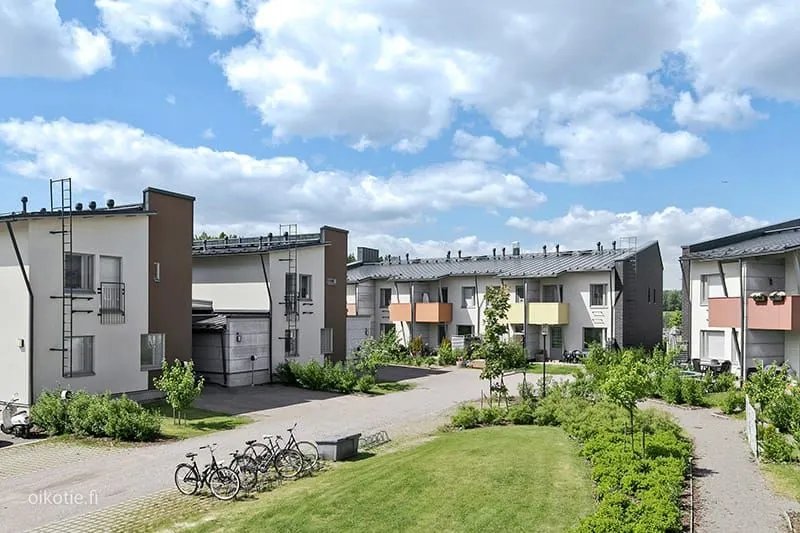 Välivaade - Terraced House with Balcony in Espoo