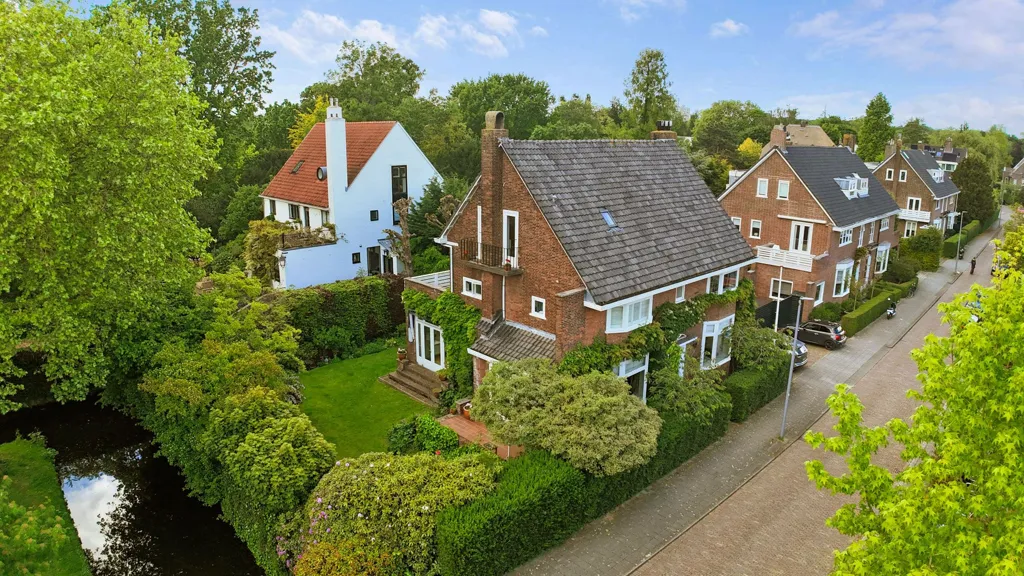 Aerial - Villa with Garden in Rotterdam-Kralingen