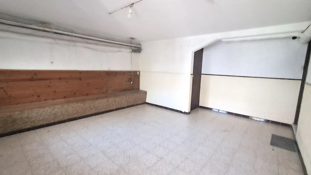 Toad - Semi-Detached House with Garage in Castor Isabella
