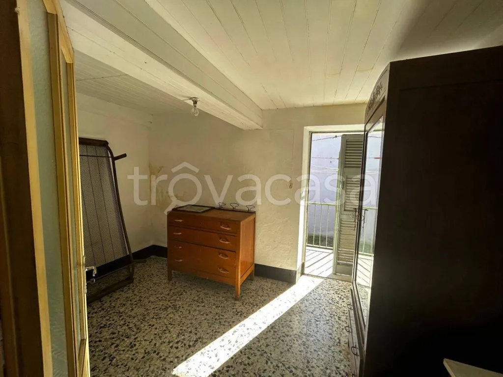 Magamistoad - Three-Storey House with Garden in Bagnasco