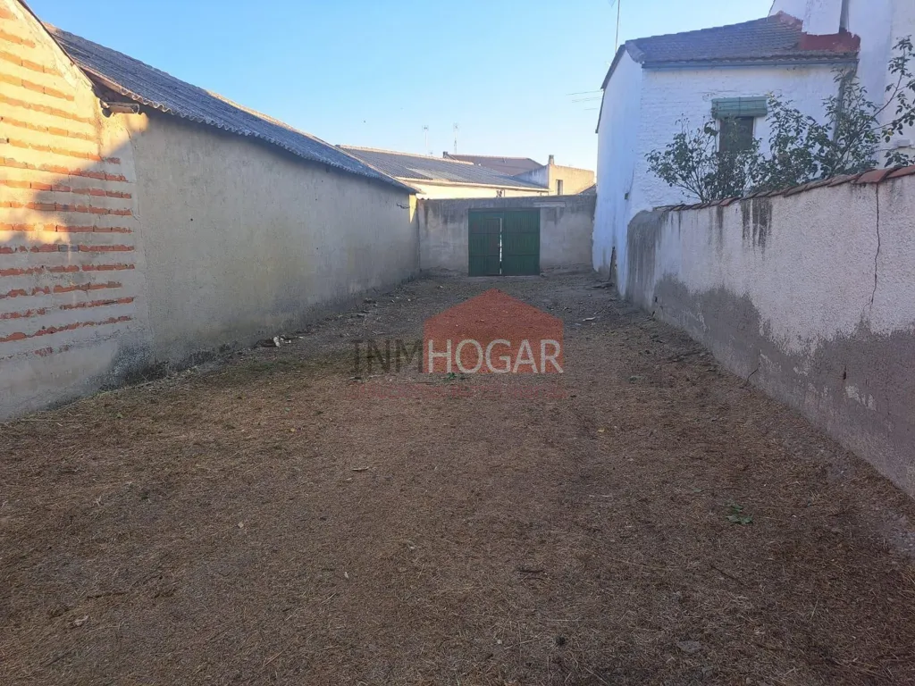 Garden - Urban Plot with Construction Potential in Sanchidrián