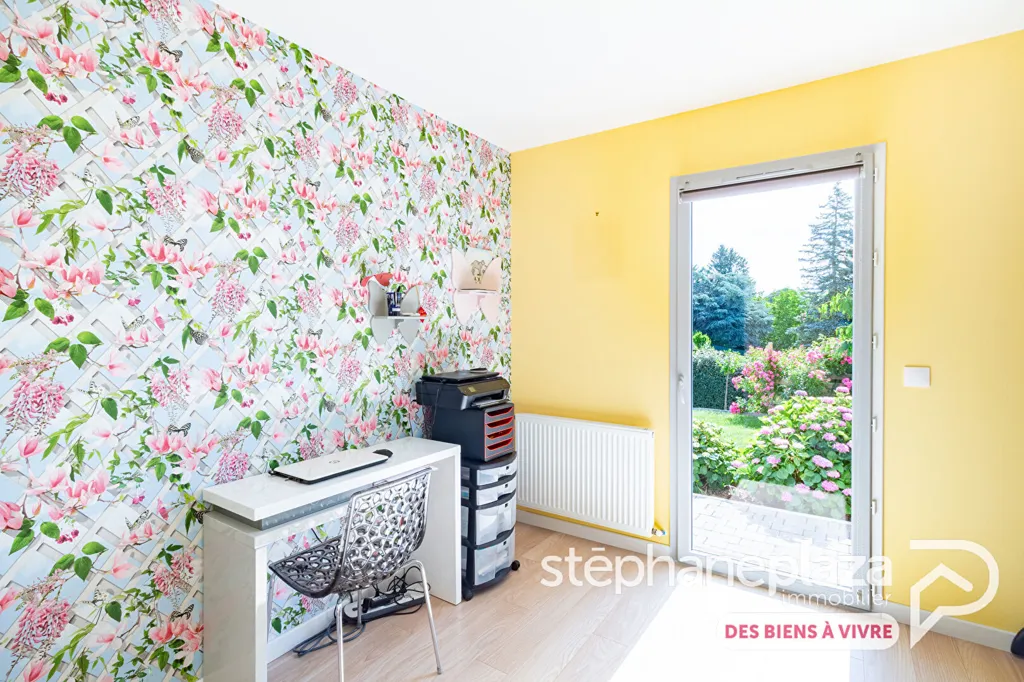 Magamistoad - Contemporary Flat-Plan House with Garden in Chalamont