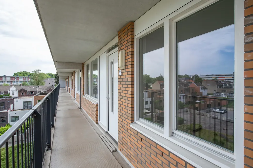 Balcone - Galerie Flat with Balcony in Heerlen