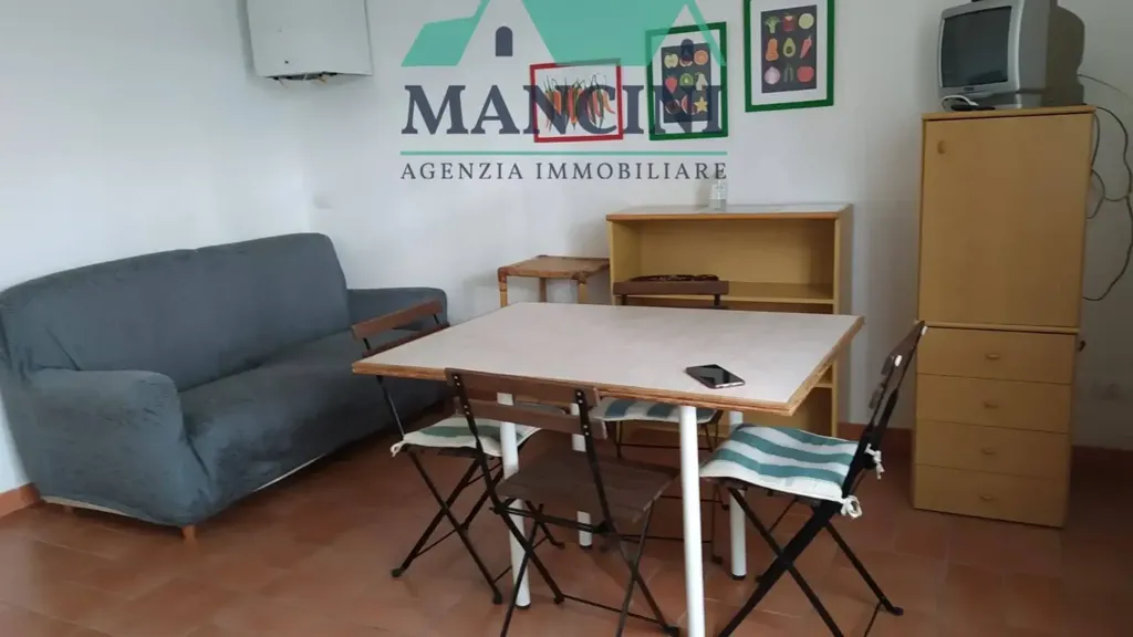 Séjour - Armed Trilocale with Garden in Jesi
