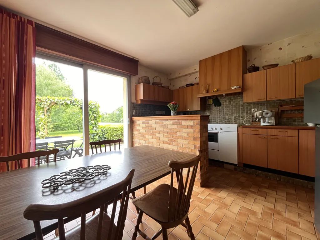 Köök - House with River View on Doubs, Valentigney