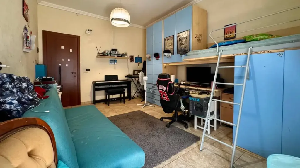 Chambres - Rearranged Apartment with Balcony in Ancona