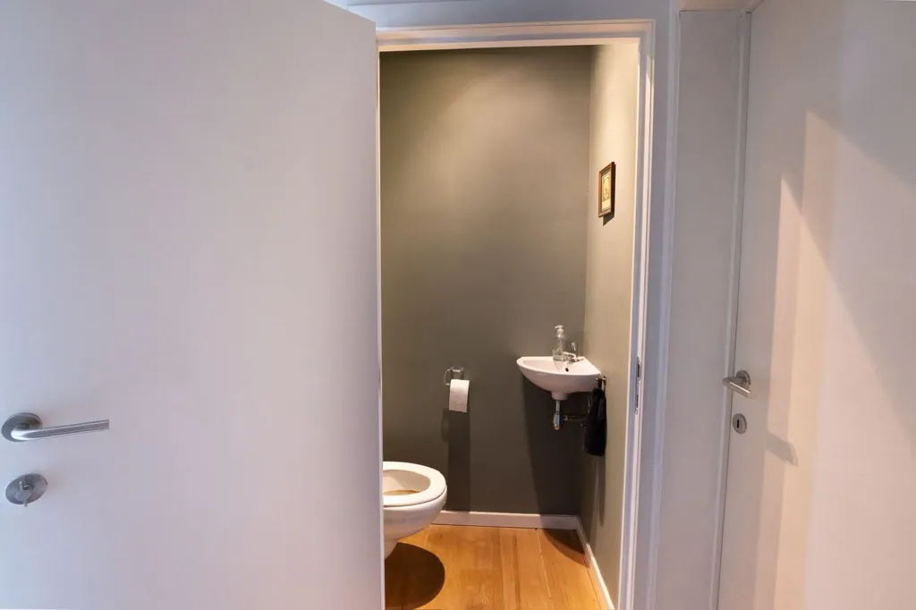 Salles de bain - Appartement Rénové avec Jardin Privé à Antwerpen