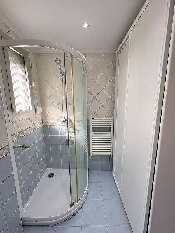 Bathrooms - Furnished Flat with Ascensor in Madrid