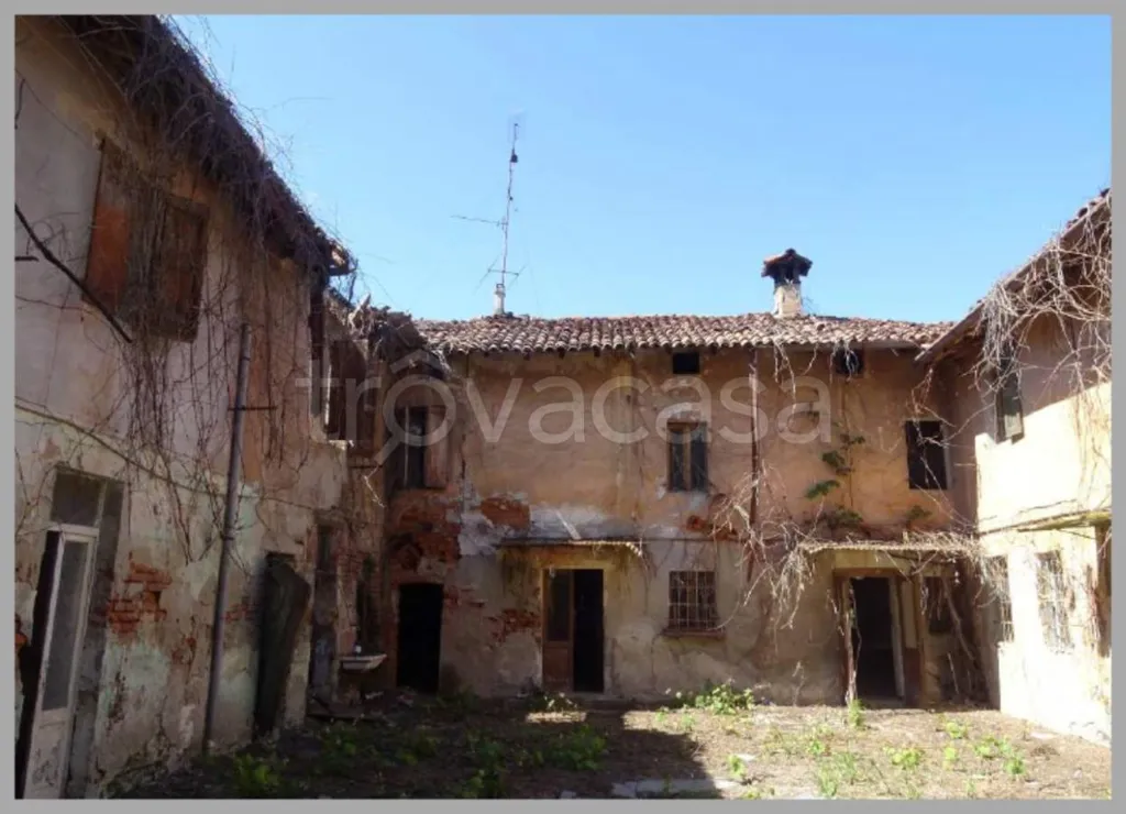 Garden - Auctioned Apartment with Balcony in Codogno