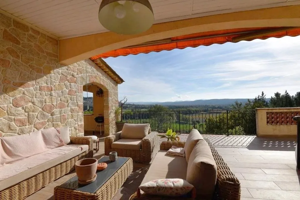 Terrasse - Maison de Luxe avec Vue Panoramique à Fayence