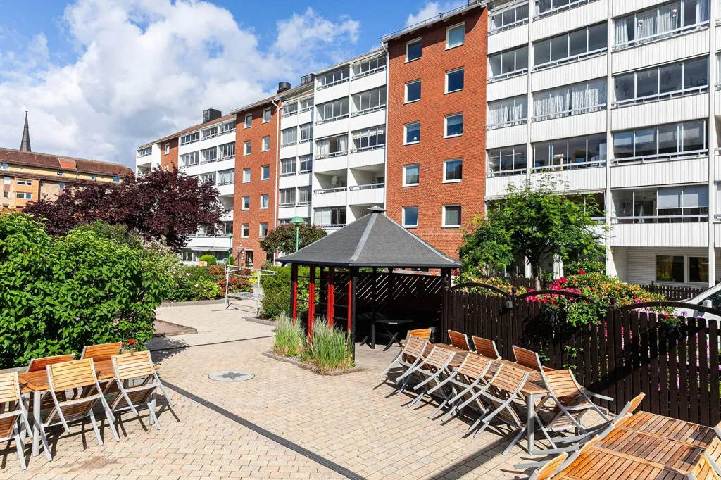 Jardin - Renovated Flat with Balcony in Central Area
