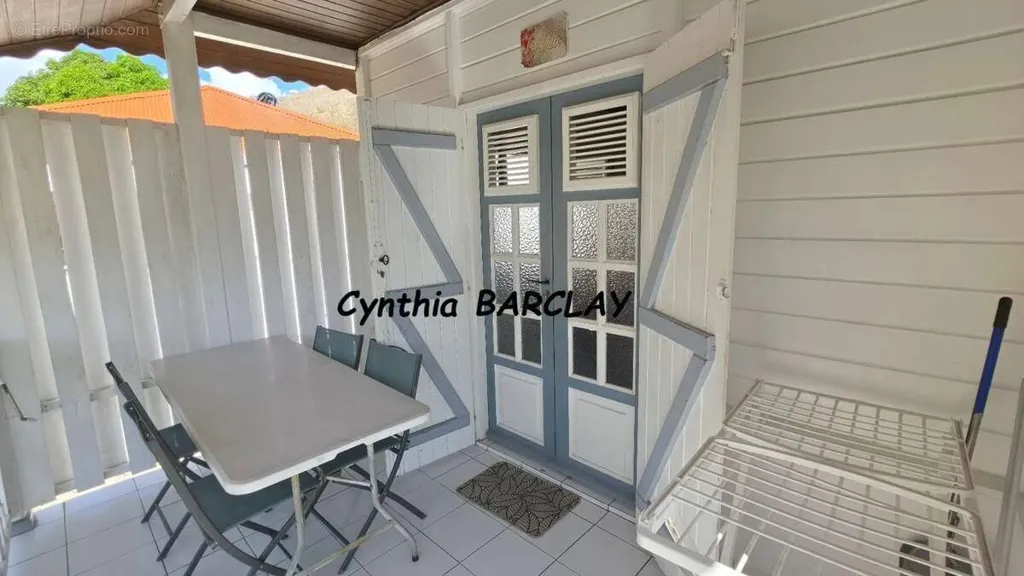 Terrasse - Ensemble Immobilier avec Piscine à Le Carbet