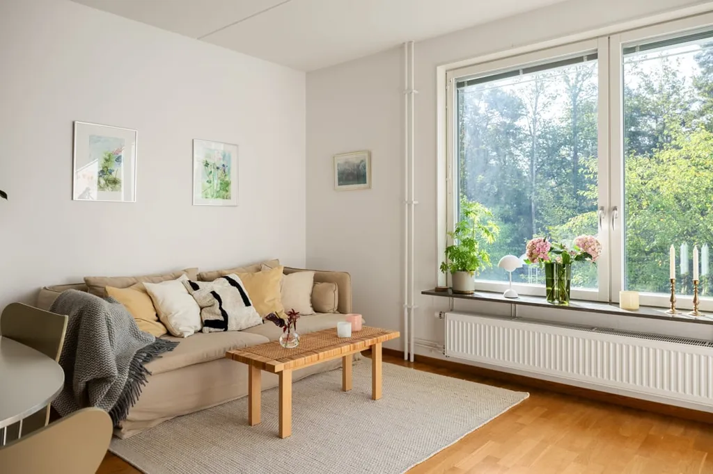 Elutuba - Two-Bedroom Flat with South Balcony in Långbro Park