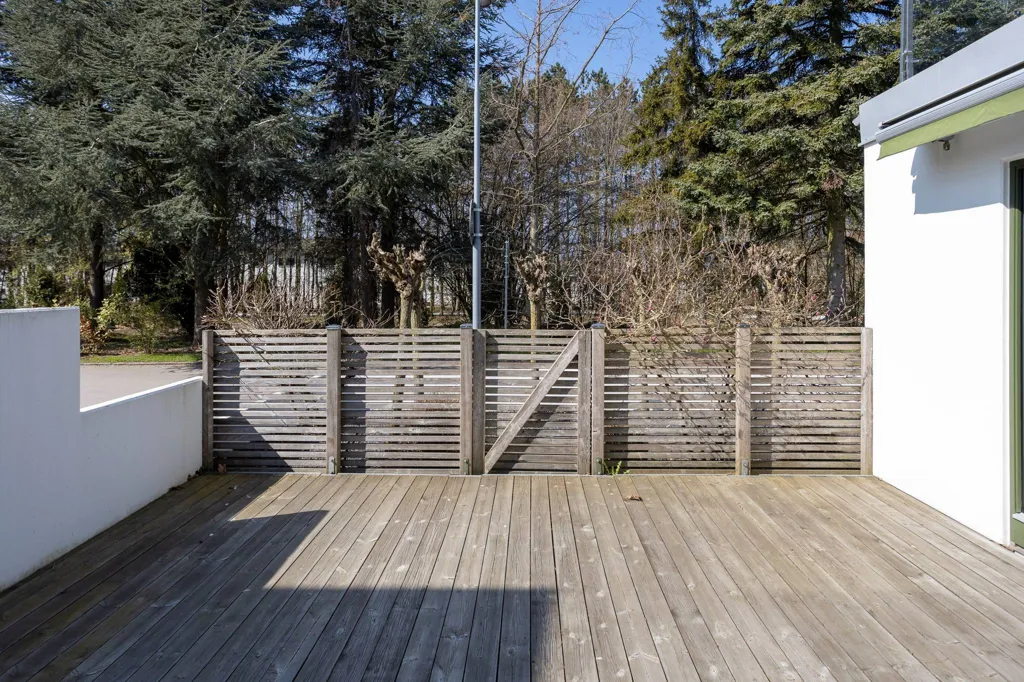 Terrasse - Modernist Villa with Park View in Bunkeflostrand