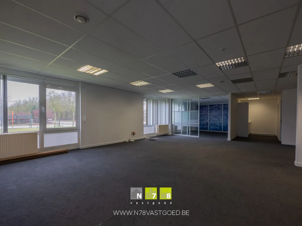 Kabinet - Office Space with Parking in Oudsbergen