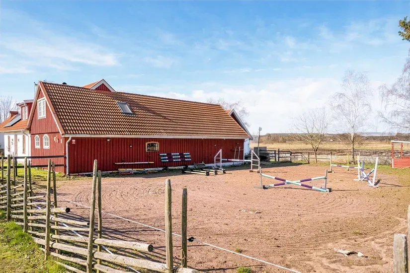 Välivaade - Classical U-Form Villa with Horse Stable in Hanöbukten