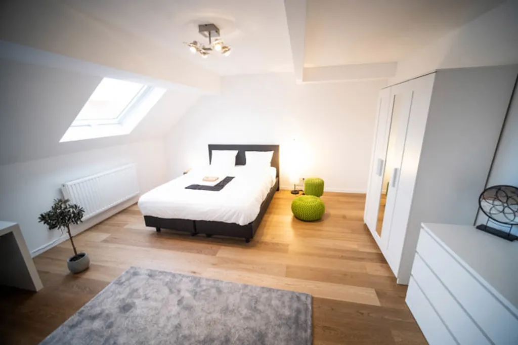 Bedrooms - Coliving Room with Private Bathroom near Flagey