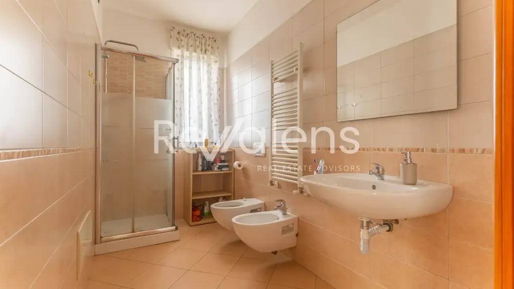 Salles de bain - Modern Apartment with Balcony in Bari