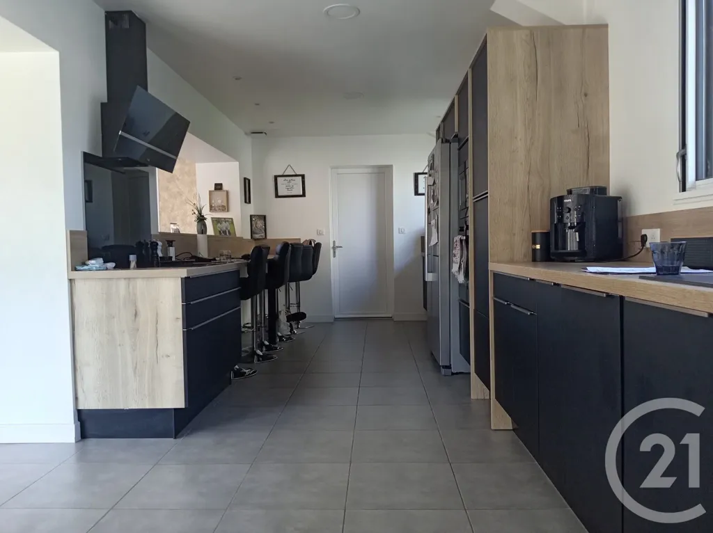 Cuisine - Villa Rénovée avec Piscine à Beffes