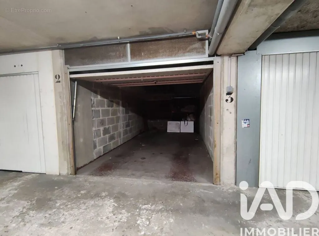 Garage - Garage Sécurisé dans Résidence à Limeil-Brevannes