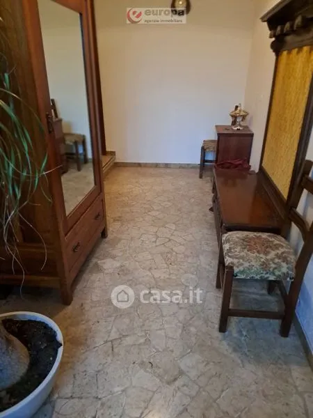 Esik - Independent Building with Shop in Vicenza