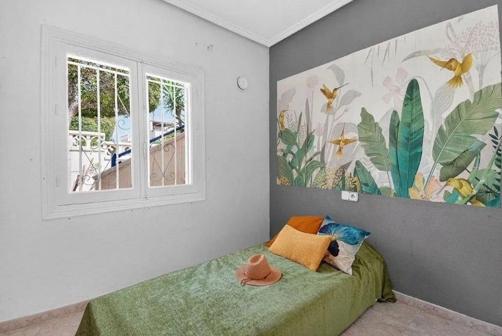 Bedrooms - Terraced House with Pool in Torrevieja Centre
