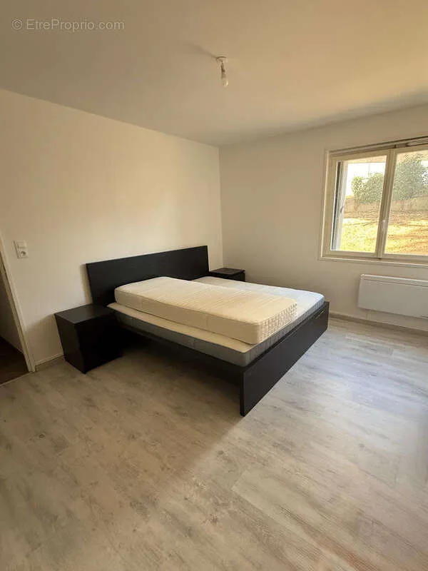 Magamistoad - Spacious Apartment with Balcony in Thiers