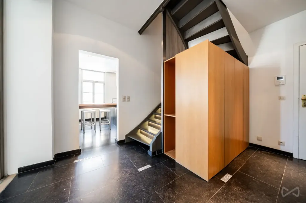 hallway_entrance