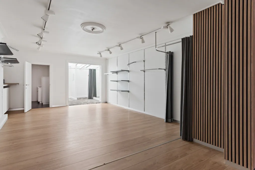 Toad - Commercial Shop with Storage/Wohn in Herentals Centre
