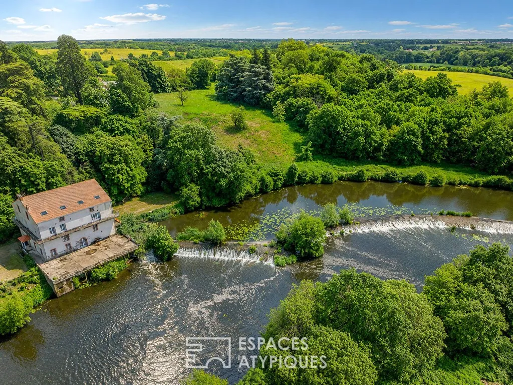 Vista aerea - Historic Millhouse with River View in Le Pallet