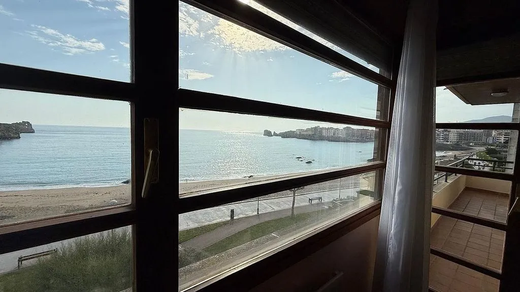 Balcon - Apartment with Pool and Sea View in Castro Urdiales