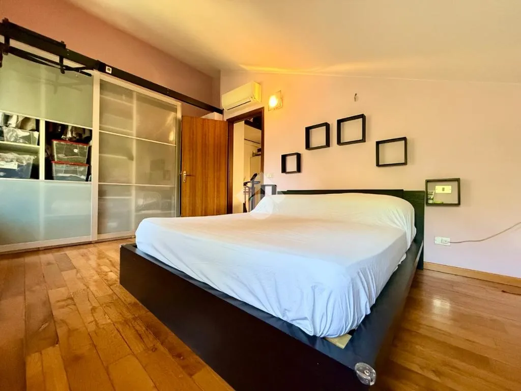 Chambres - 4-Bedroom Apartment with Balcony in Vigasio