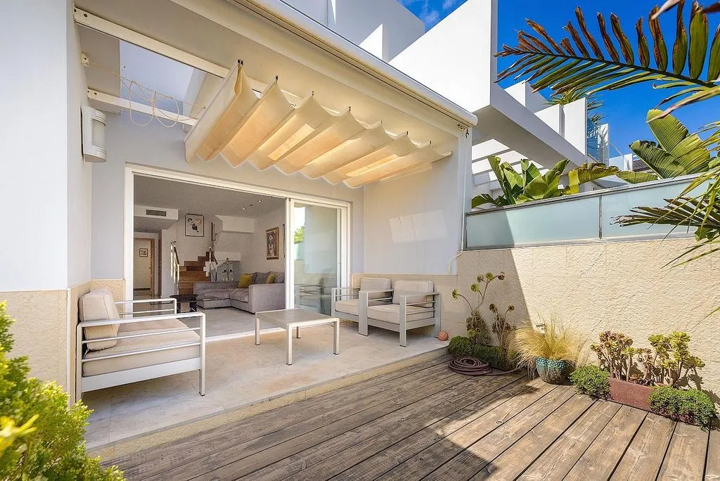 Terrasse - Terraced House with Terrace in Talamanca