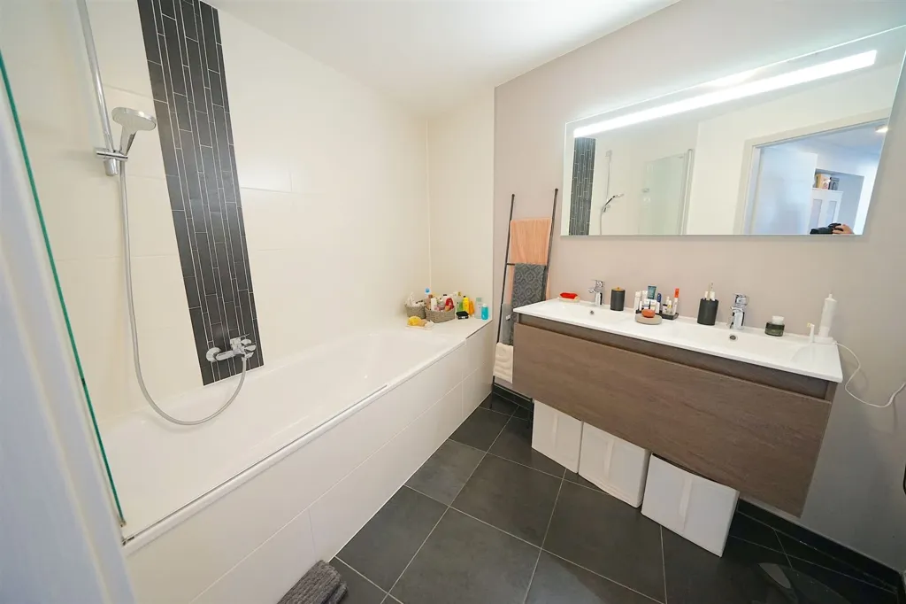 Bathrooms - Apartment with Terrace in Nivelles