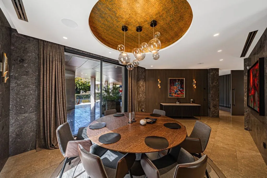 Dining Room - 10-Bedroom Chalet with Pool in Guadalmina Baja