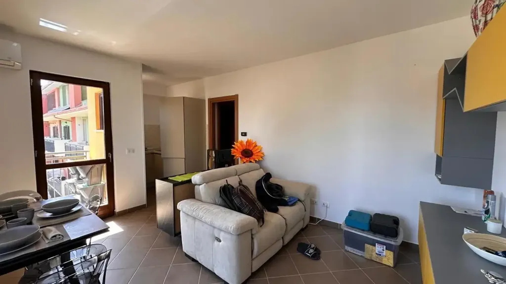 Elutuba - Twin-Storey Apartment with Balcony in Avezzano