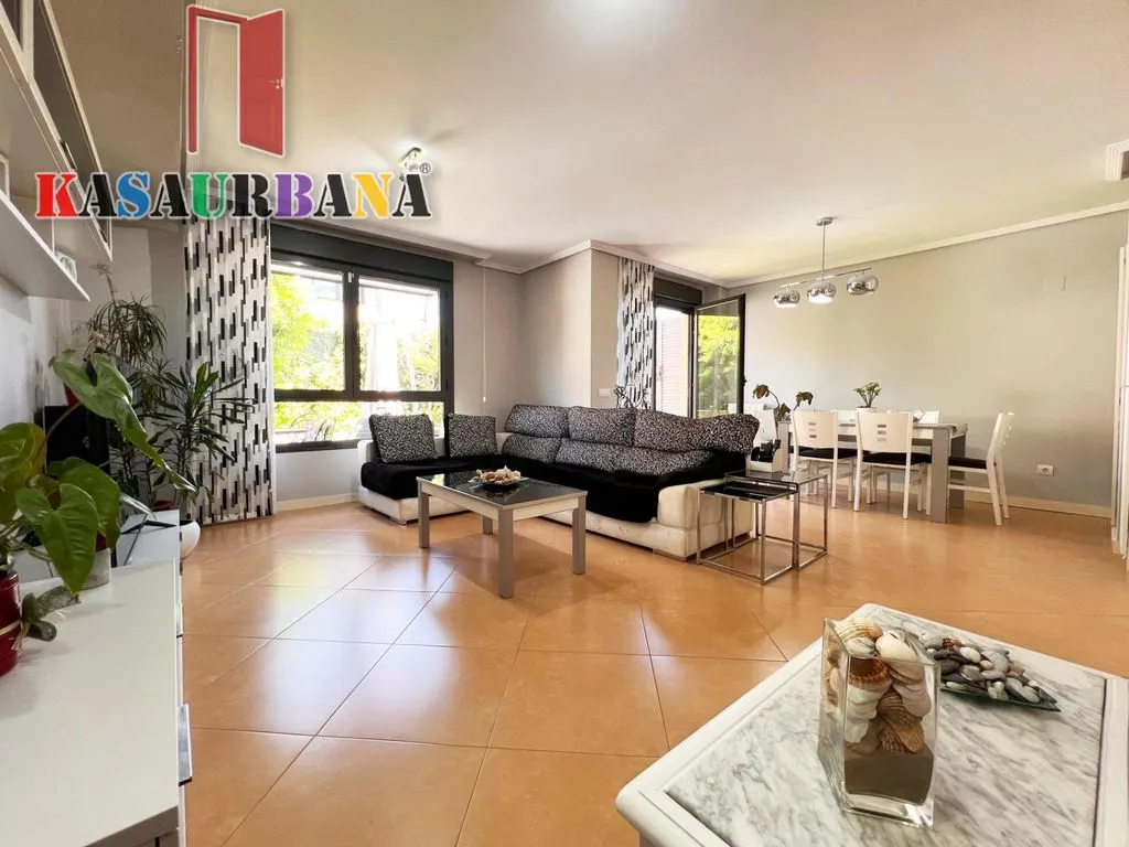 Elutuba - Terraced House with Pool in Hospital