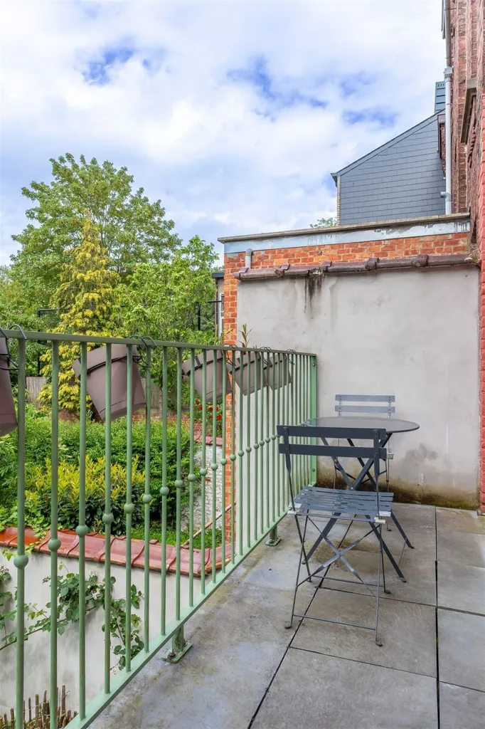 Rõdu - Renovated House with Garden in Uccle