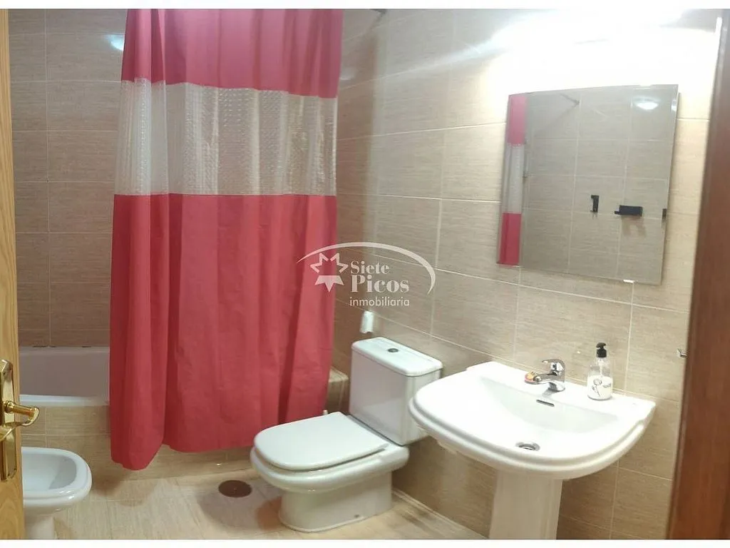 Salles de bain - 1-Bedroom Apartment with Private Patio in Espirdo