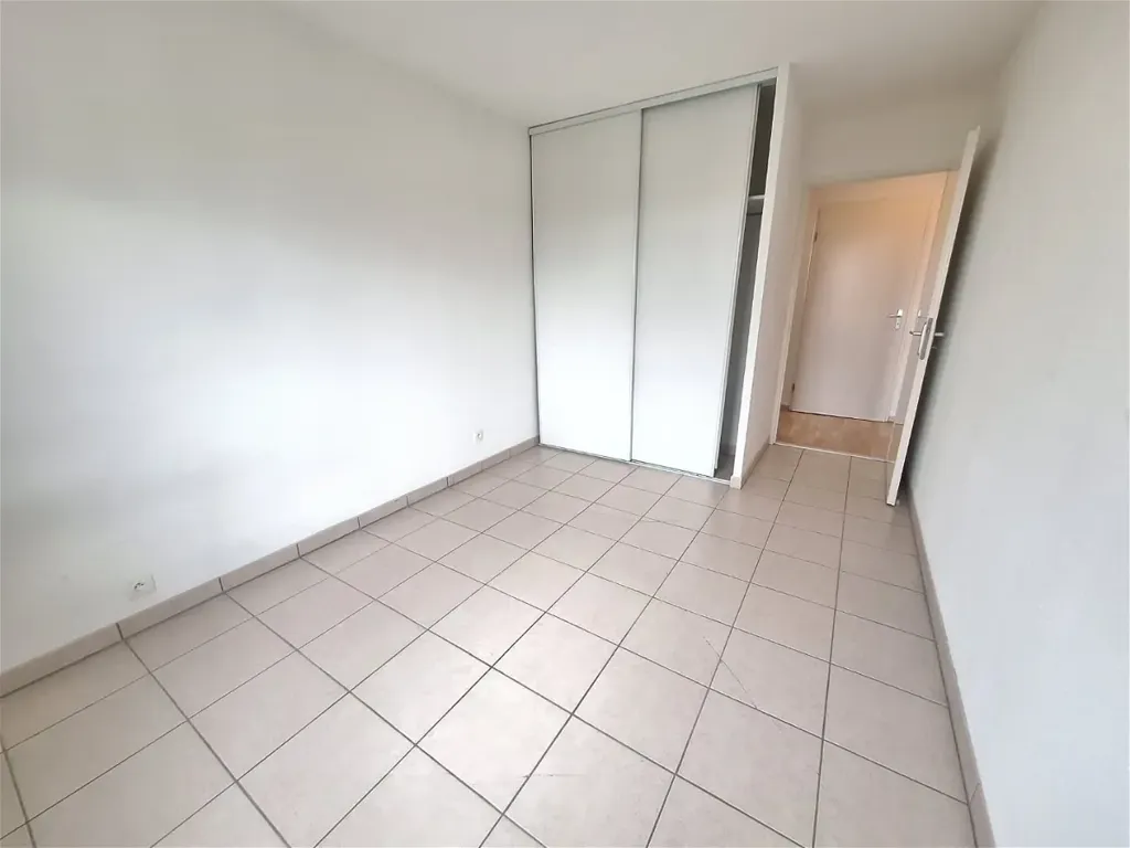 Stanze - 3-Bedroom Apartment with Balcony in Beaumont