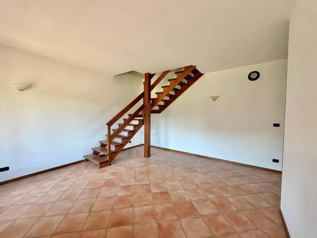Elutuba - Rustic Two-Level Apartment with Garden in Corio