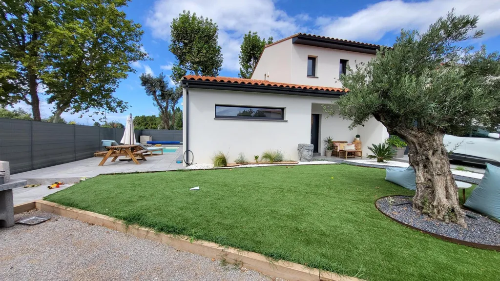Garden - Contemporary Villa with Pool in Saint-Cyprien