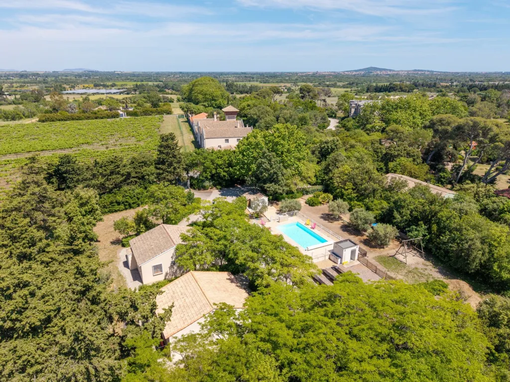 Vue aérienne - Propriété de Château avec Tour à Agde