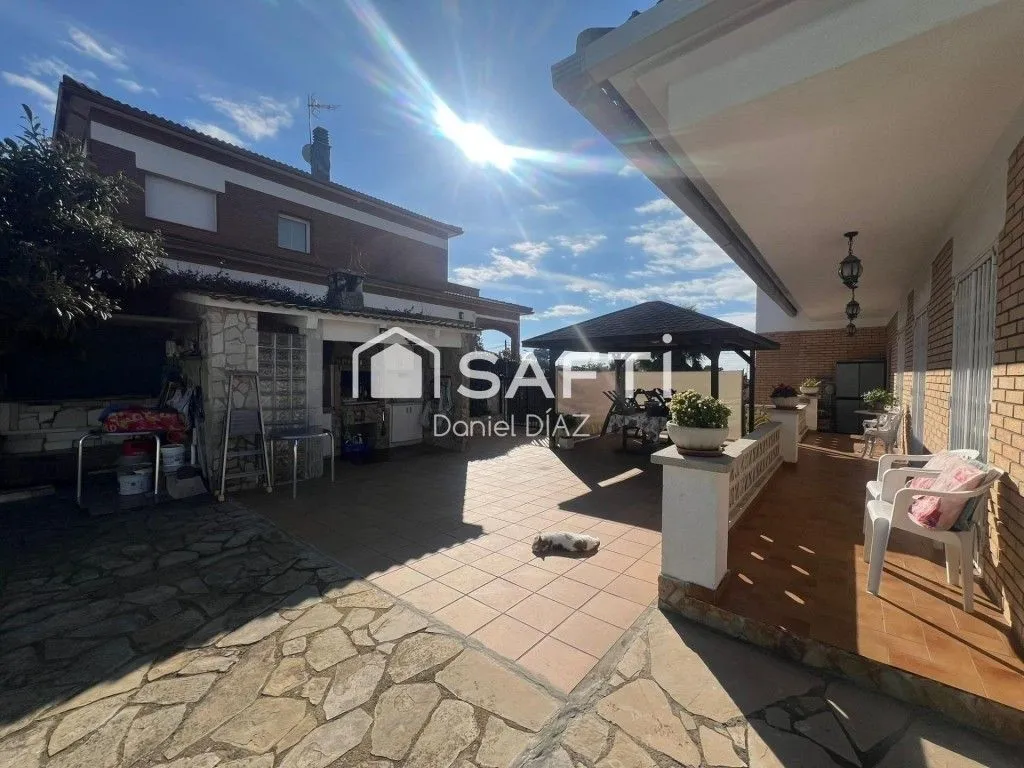 Terrasse - Luxury Villa with Mountain Views in Lloret de Mar