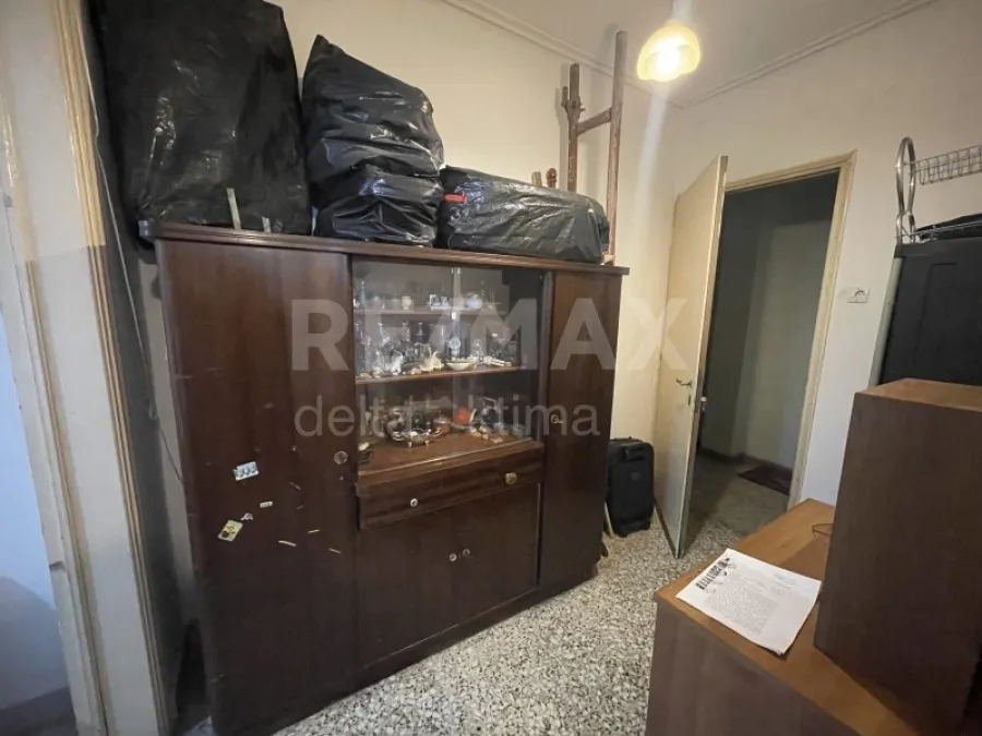 Soggiorno - Semi-Basement Apartment in Larissa Centre